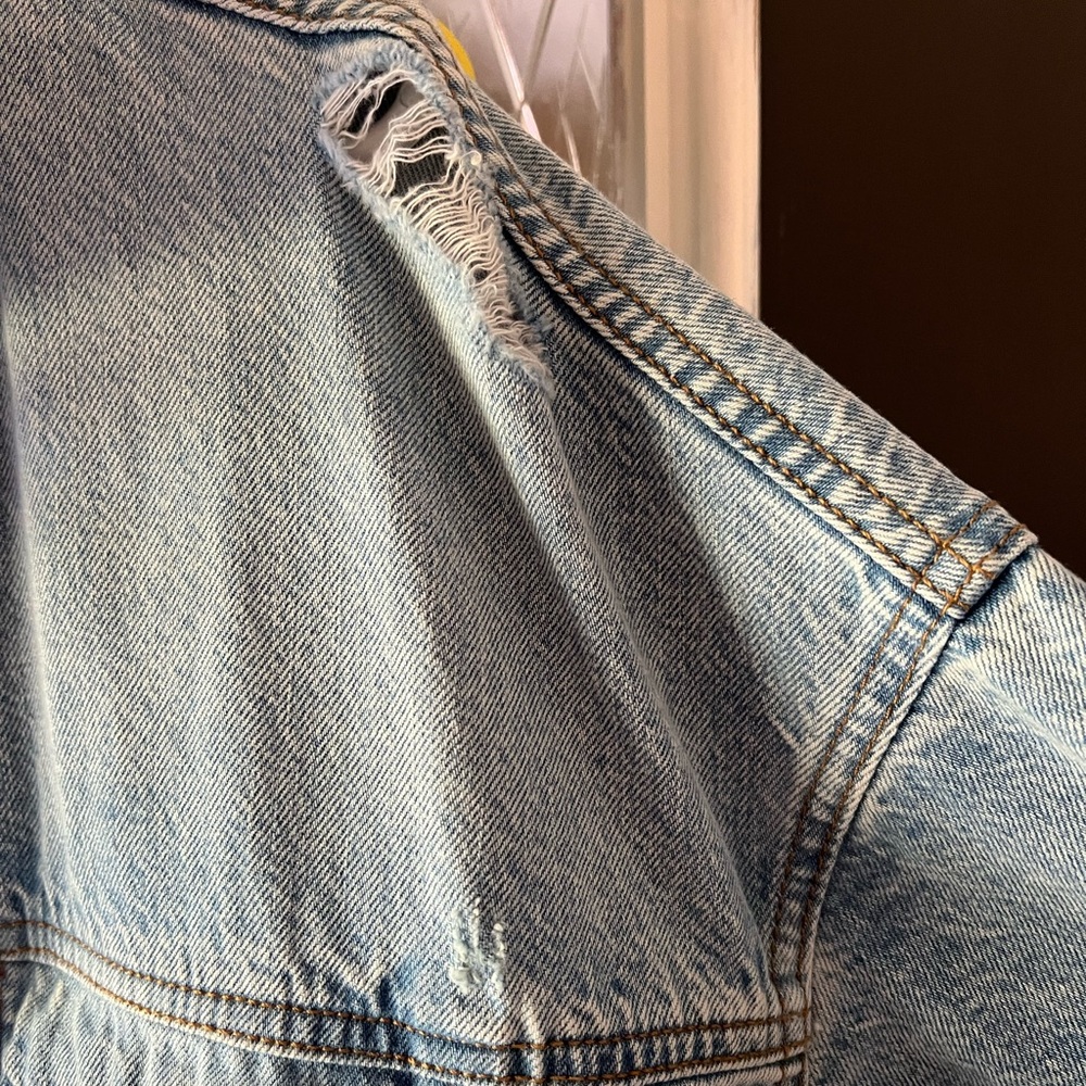 American Eagle Outfitters Light Blue Jean Jacket - Picture 3 of 8